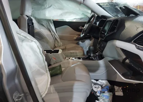 2019 Jeep Cherokee Limited 4X4 from USA, damaged, VIN 1C4PJMDX1KD457258